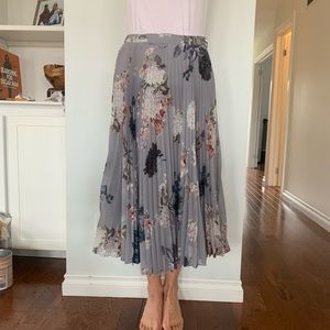 Modern Rarity Floral Print Pleated Skirt